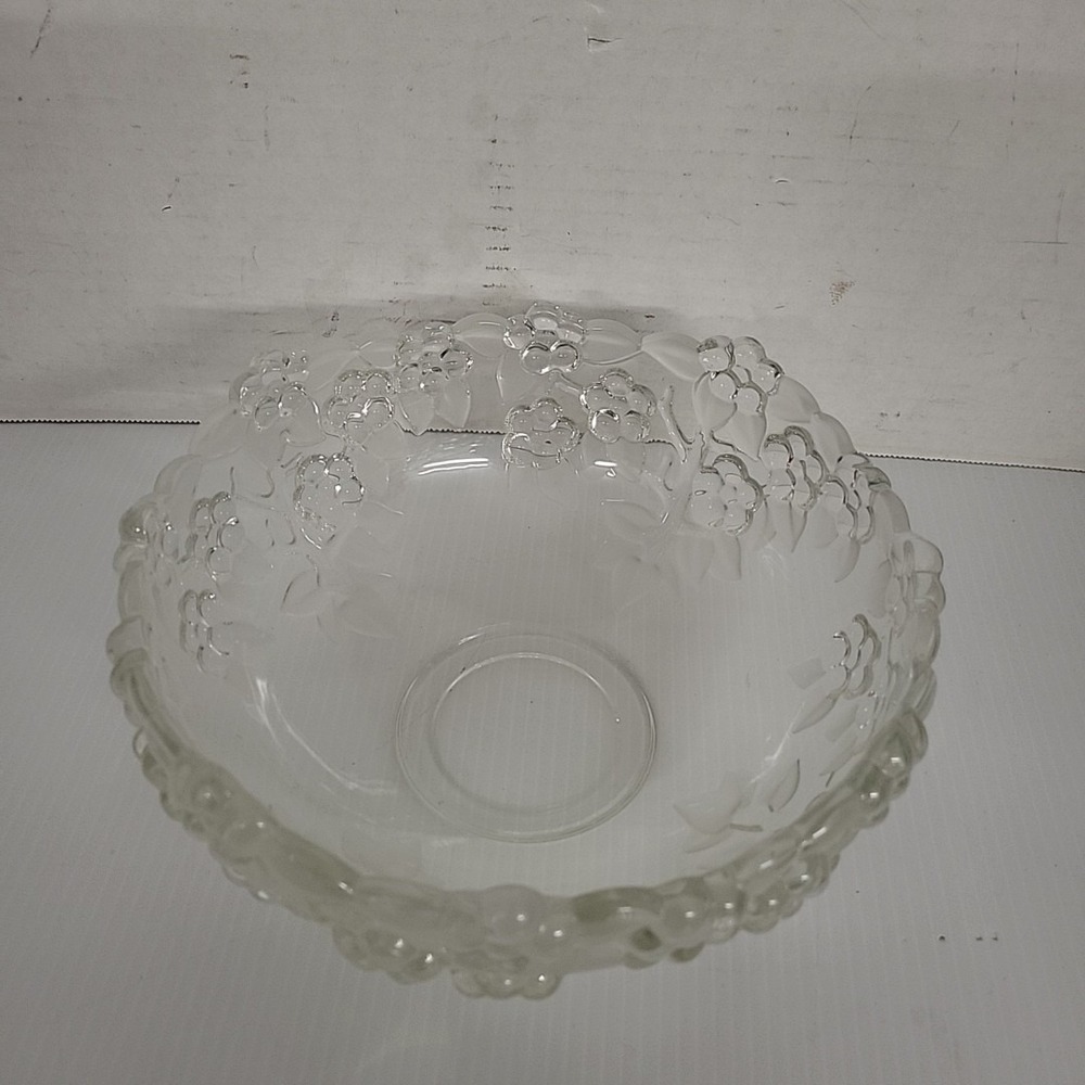 Vintage Mikasa Clear Glass Carmen Flower Round Salad‎ Bowl